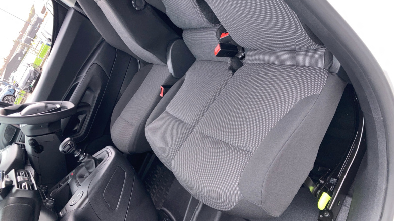 Peugeot Partner Standard Diesel 1.5 BlueHDi 100 Professional Van